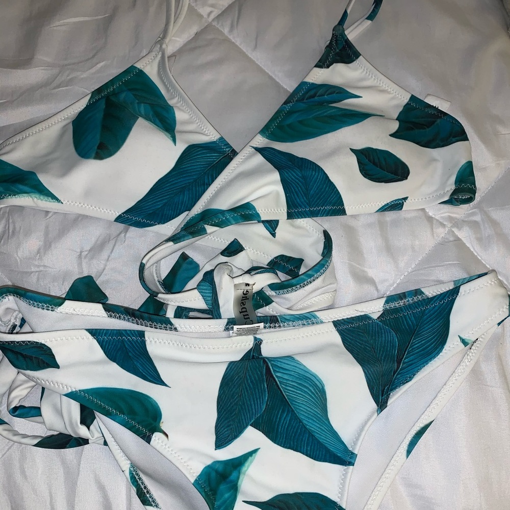 Cupshe Bikini - image 1